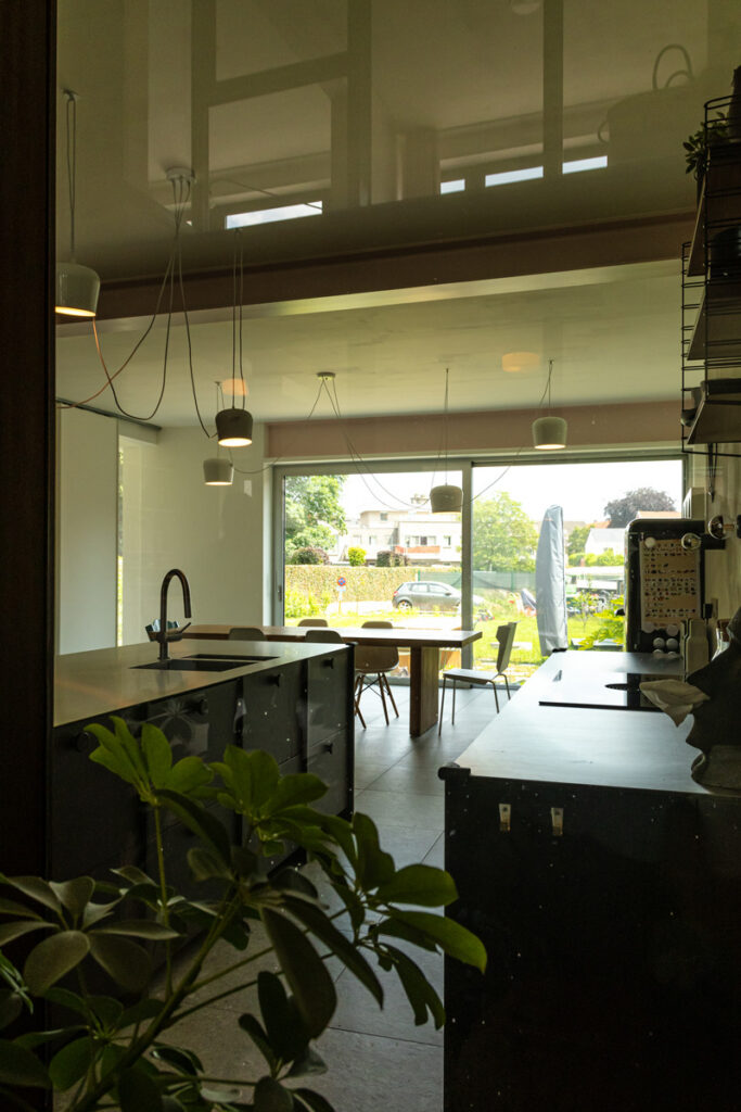moderne-architectuur-renovatie-keuken-leefkeuken-interieur-pelt-2