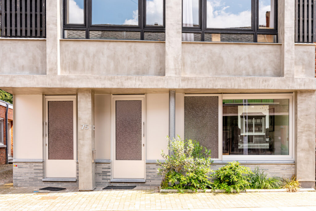 moderne-architectuur-renovatie-verbouwing-appartementen-collectief-pelt-1